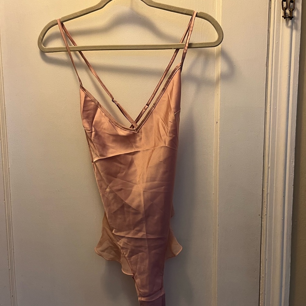 Elegant Pink Satin Robe with bodysuit - Picture 2 of 6